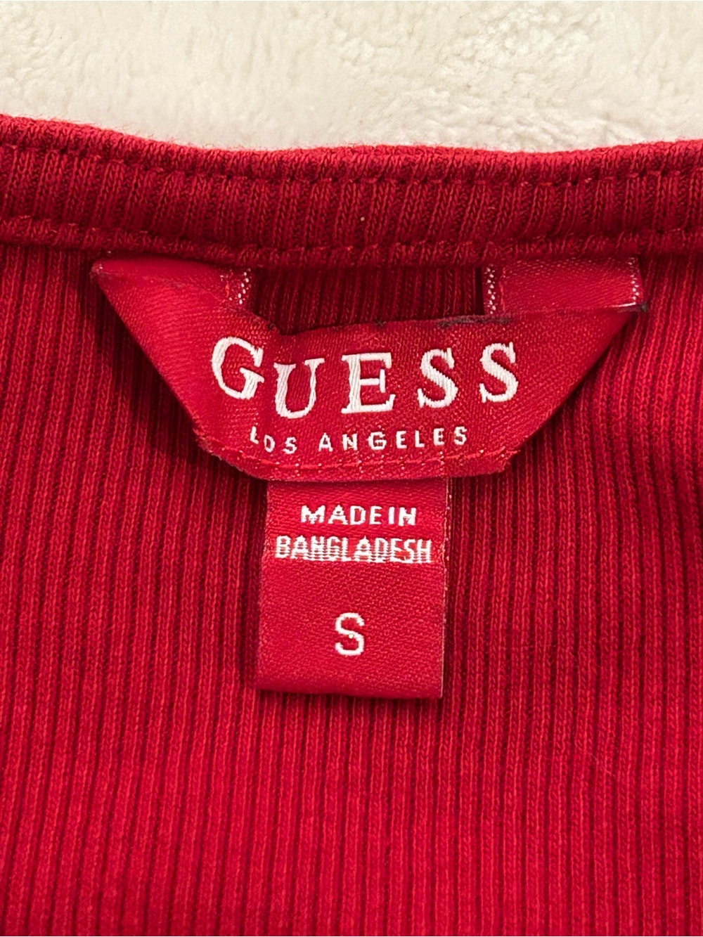 GUESS Red Twist-Front Ribbed Tee - Picture 2 of 8